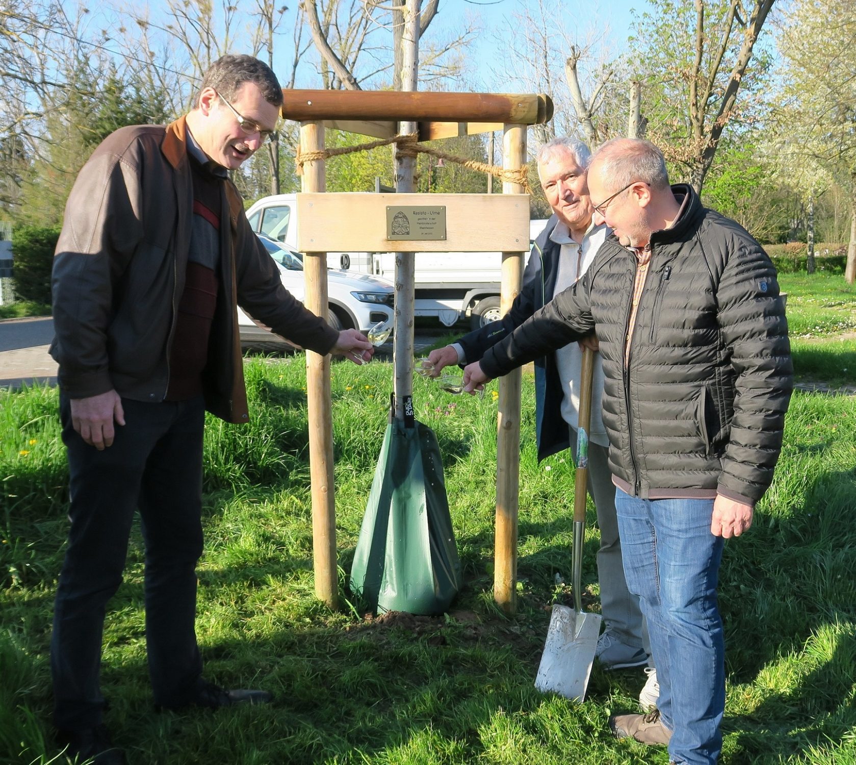 Einweihung Resista-Ulme in Gau-Odernheim